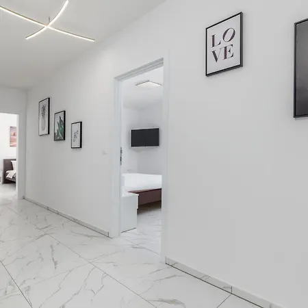 4 Bedroom Beautiful In Holiday home Jursici