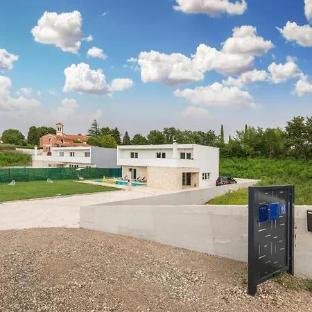 Holiday home 4 Bedroom Beautiful In