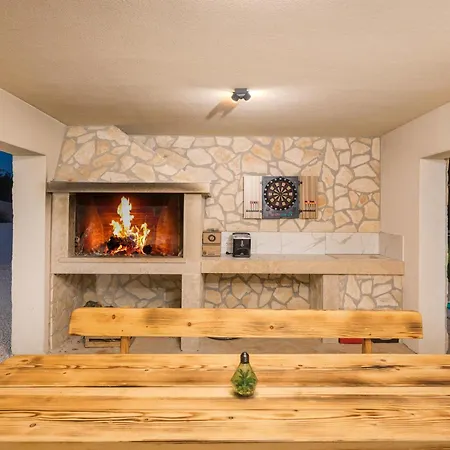 4 Bedroom Beautiful In *
