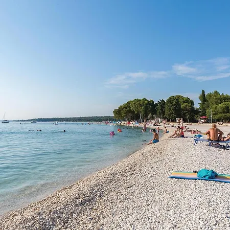 Holiday home 4 Bedroom Beautiful In Jursici