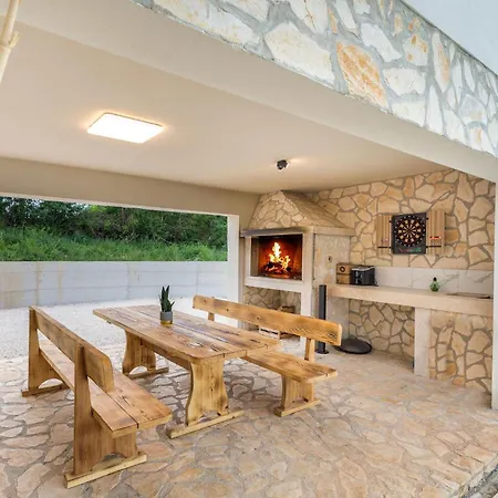 4 Bedroom Beautiful In * Jursici