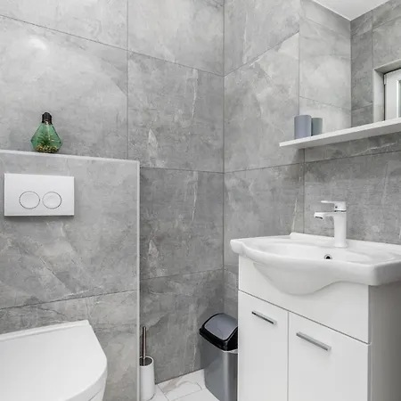 4 Bedroom Beautiful In