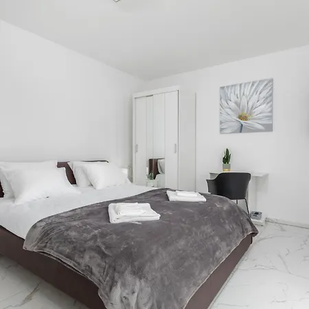 Holiday home 4 Bedroom Beautiful In *